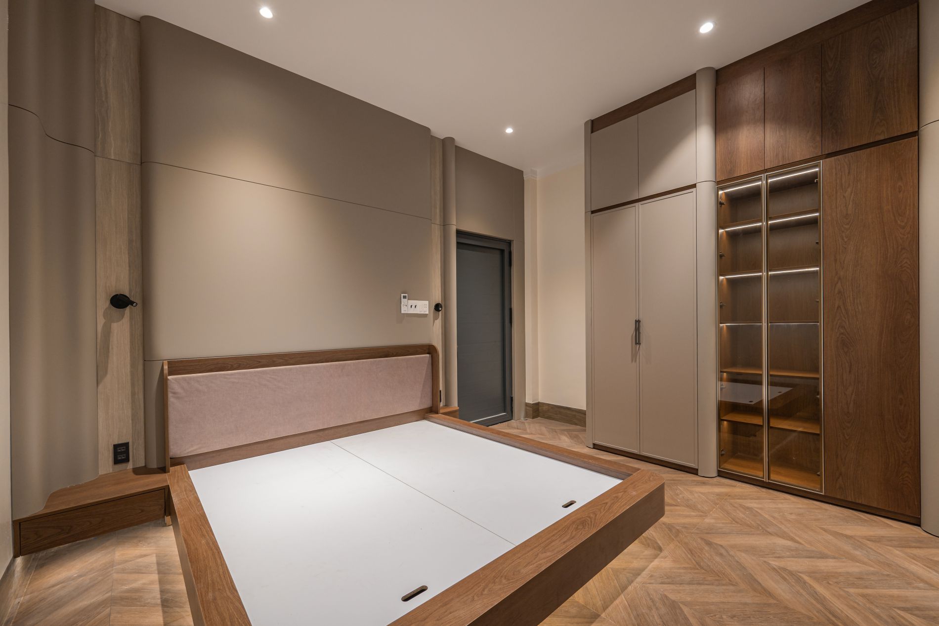 Gallery 17